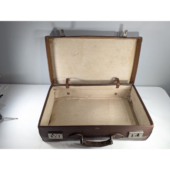 Vintage 1940s English leather suitcase with key, Genuine WWII leather - Picture 6 of 10